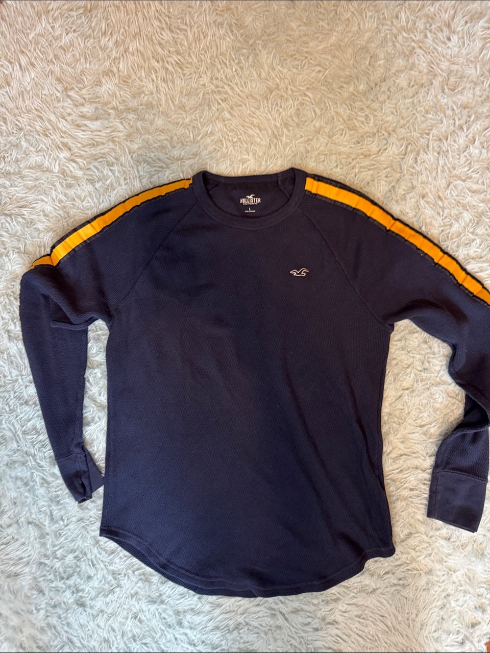 Hollister Men's Navy Long Sleeve Crew with Yellow Shoulder Stripes Mens large